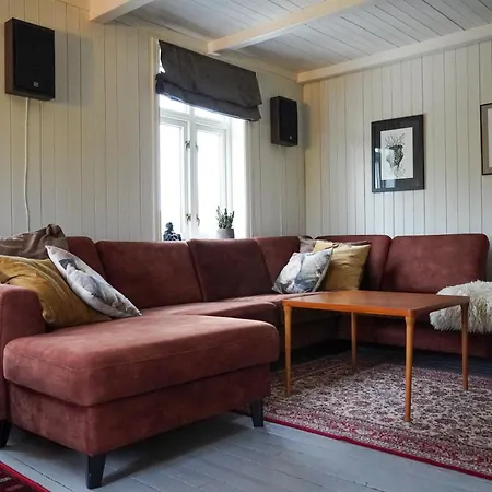 Holdal, Midt I Lofoten Holiday home *